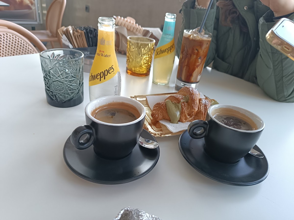 Vi-Vi Cafeteria And Bistro-9